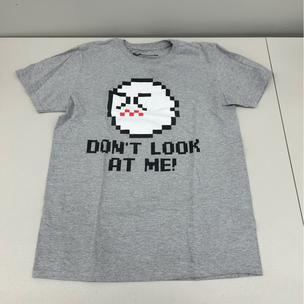 Nintendo Gray Short Sleeve Tee with Graphic Design
